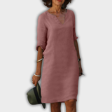 Lyns - dress with V-neck