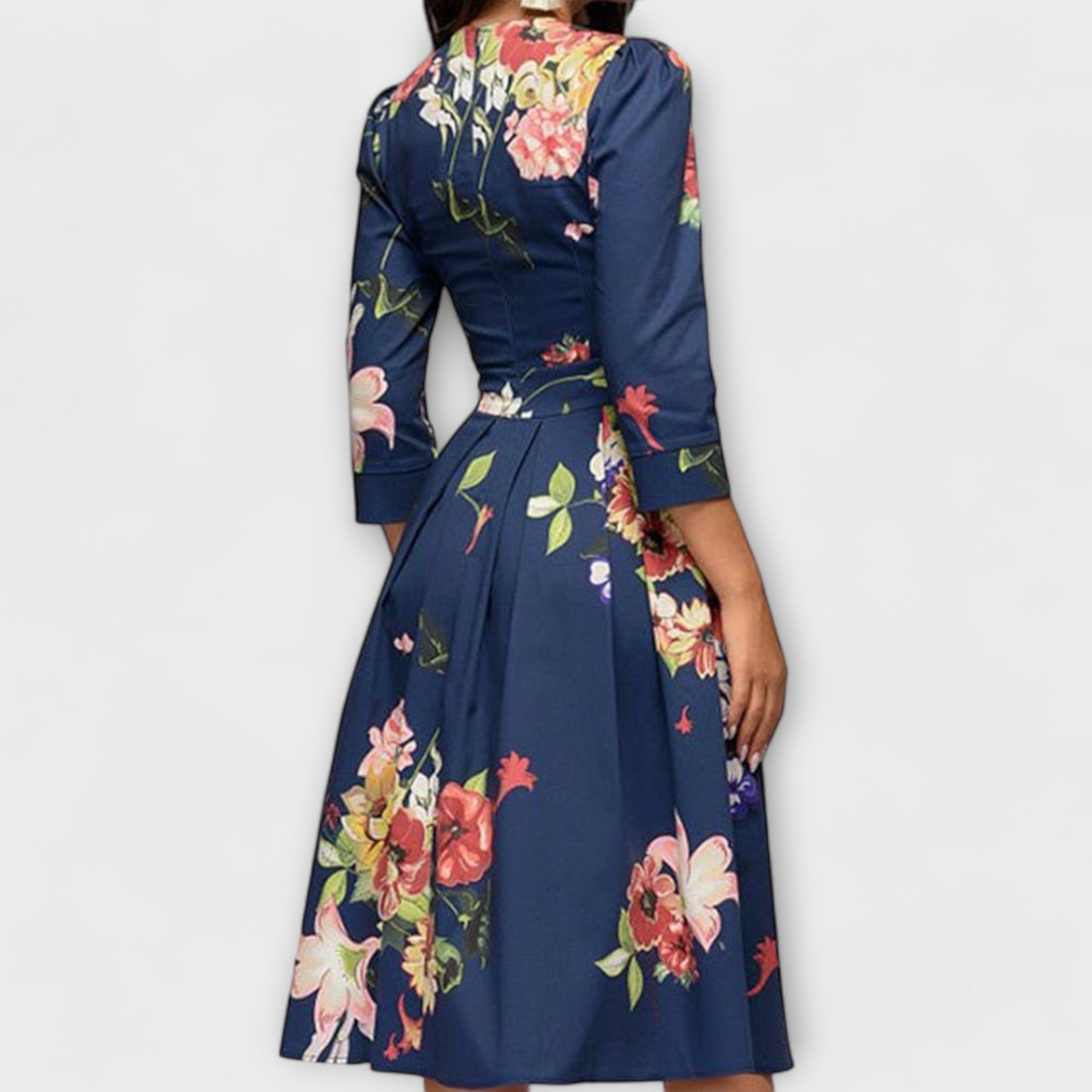 Retrozo - Elegant Knee-Length Dress